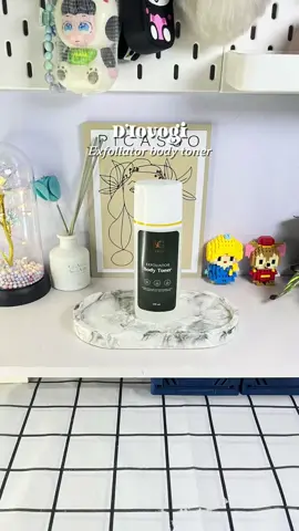 Masa’ cuman muka aja sih yang di rawat badan juga harus di rawat dong pakai toner badan by @D'Lovogi 0fficial hasilnya gong banget😩🖤#tonerbadan #exfoliator #exfoliasi #tonerviral 