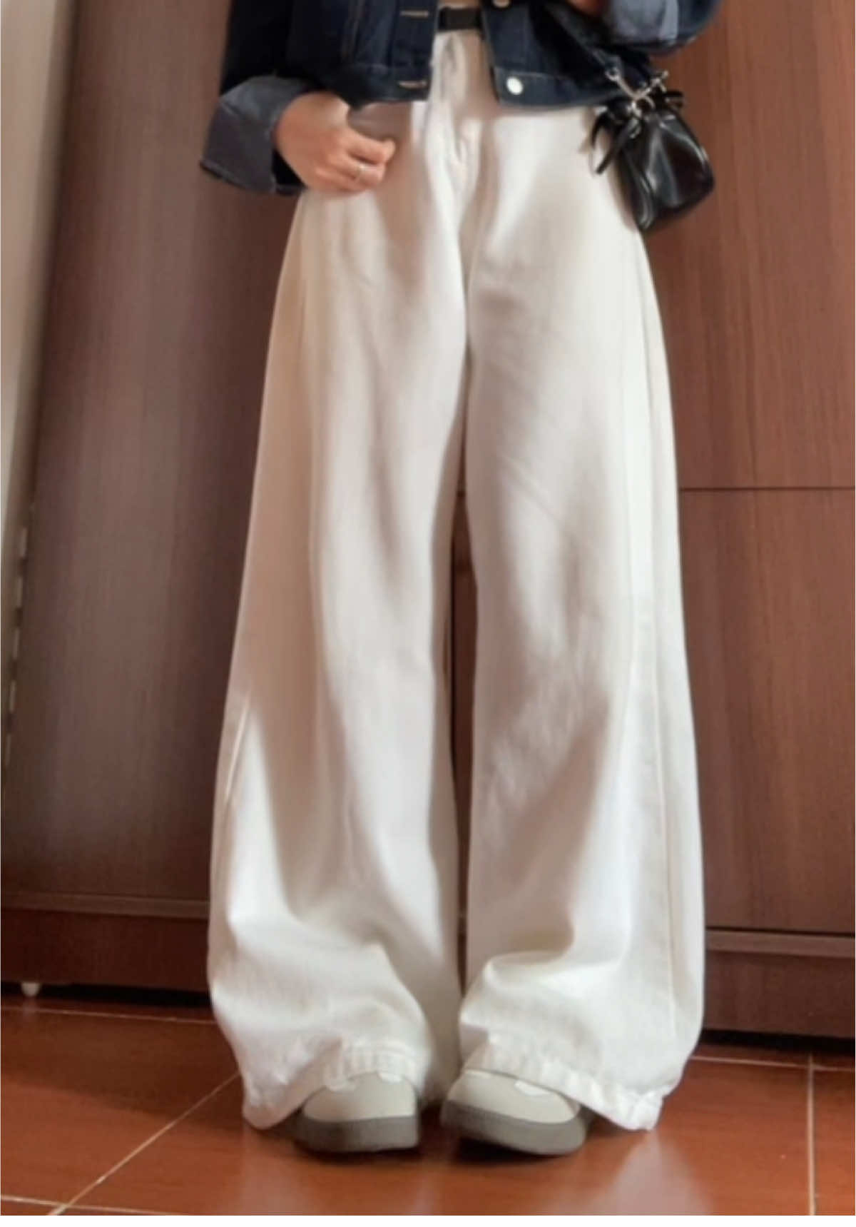 Quần jean trắng trơn #xuhuongtiktok #quanjeanongrong #jeans #viralvideo #xuhuong 