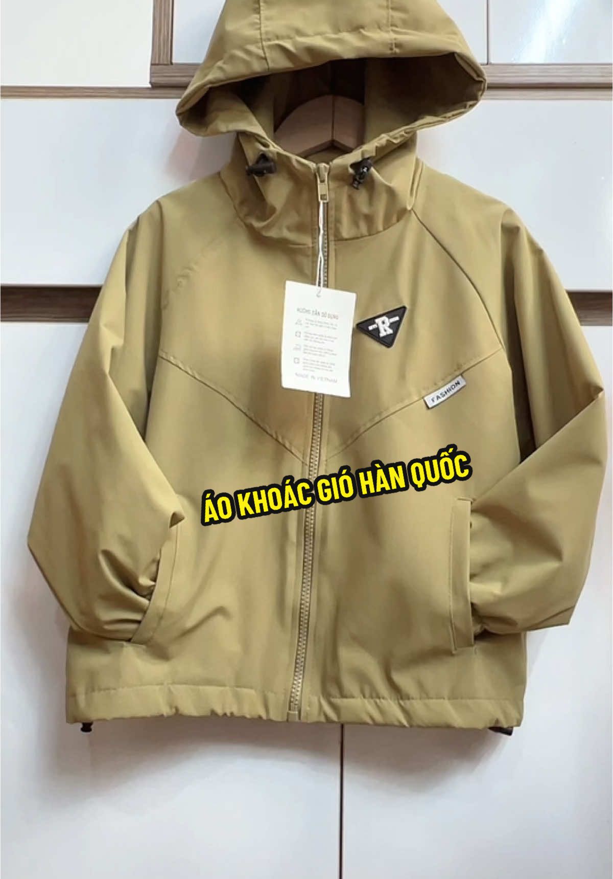 Áo khoác gió đẹp nha #cohuereview  #aogio #aokhoacgio #aokhoacgiobetrai 