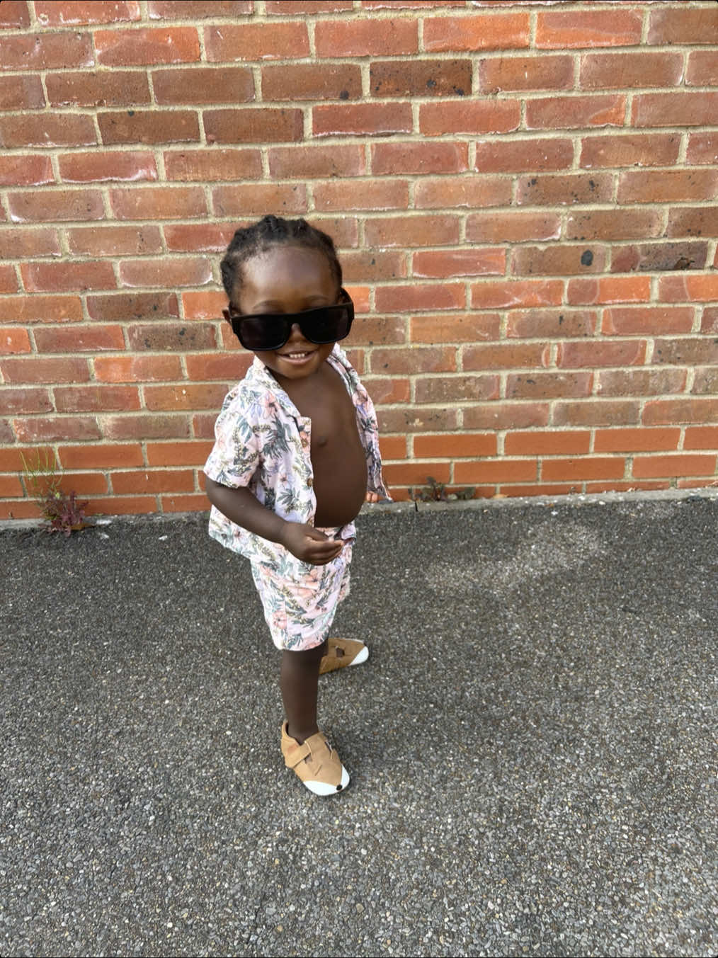 Looking smooth in this weather with his dad’s shades 😎  #fyp #duahslove #boymum #coolboy #toddlerboys 