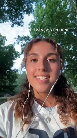 Replying to @🍁 Phoebe Les réseaux sociaux peuvent être un excellent moyen d’apprendre le français, car ils vous permettront d’apprendre beaucoup de nouveau vocabulaire de façon amusante. #apprendrelefrançais #apprendrefrançais #tiktokfrancais #frenchtiktok 