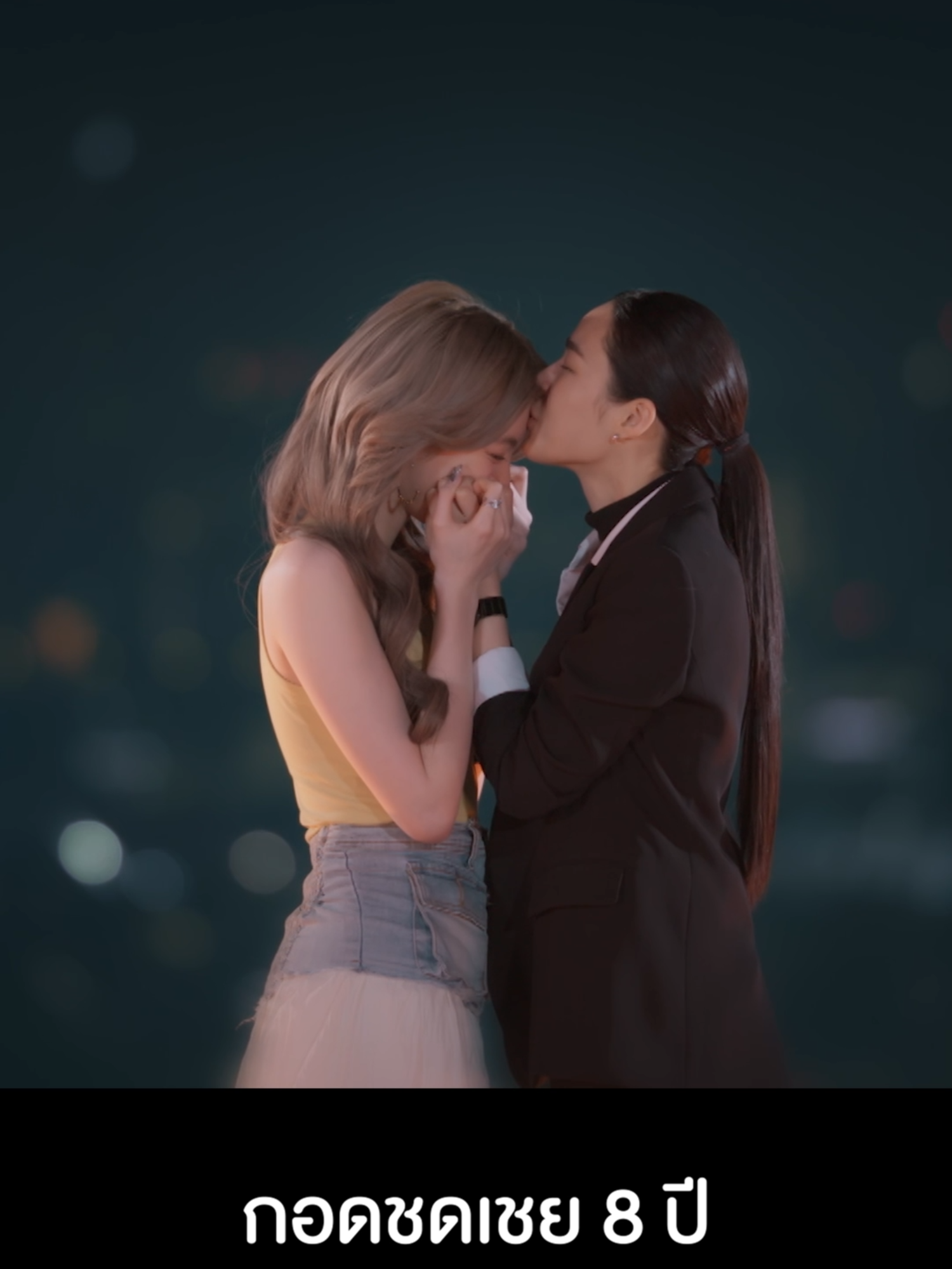 พอเคลียร์ใจกันได้ พี่ตะวันเค้าก็โชว์หวานรัวๆ เลยค่า #เพียงเธอEP5 #เพียงเธอ #OnlyYouTheSeries ทุกวันศุกร์ เวลา 20.30 น. ดูทีวีกด33 ดูมือถือกด3Plus #เรื่องนี้ต้องดู #บันเทิงTikTok #ดูสดเพียงเธอ