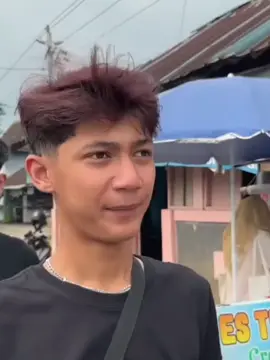 semangat terus sayang, jangan tumbang dulu ya, kamu harus bahagiain ibu dulu, masa depan kamu masih panjang, jangan mikirim cewe dulu ya, kamu harus jaga kesehatan jugaa, okyy? aku cuman bisa liat kamu dari kejauhan, suatu saat aku bisa ketemu kamuu, haruss terus semangat yaa, i love you cowo hebatkuu🥹💕#isal #affanfaisal #fyp #4u 