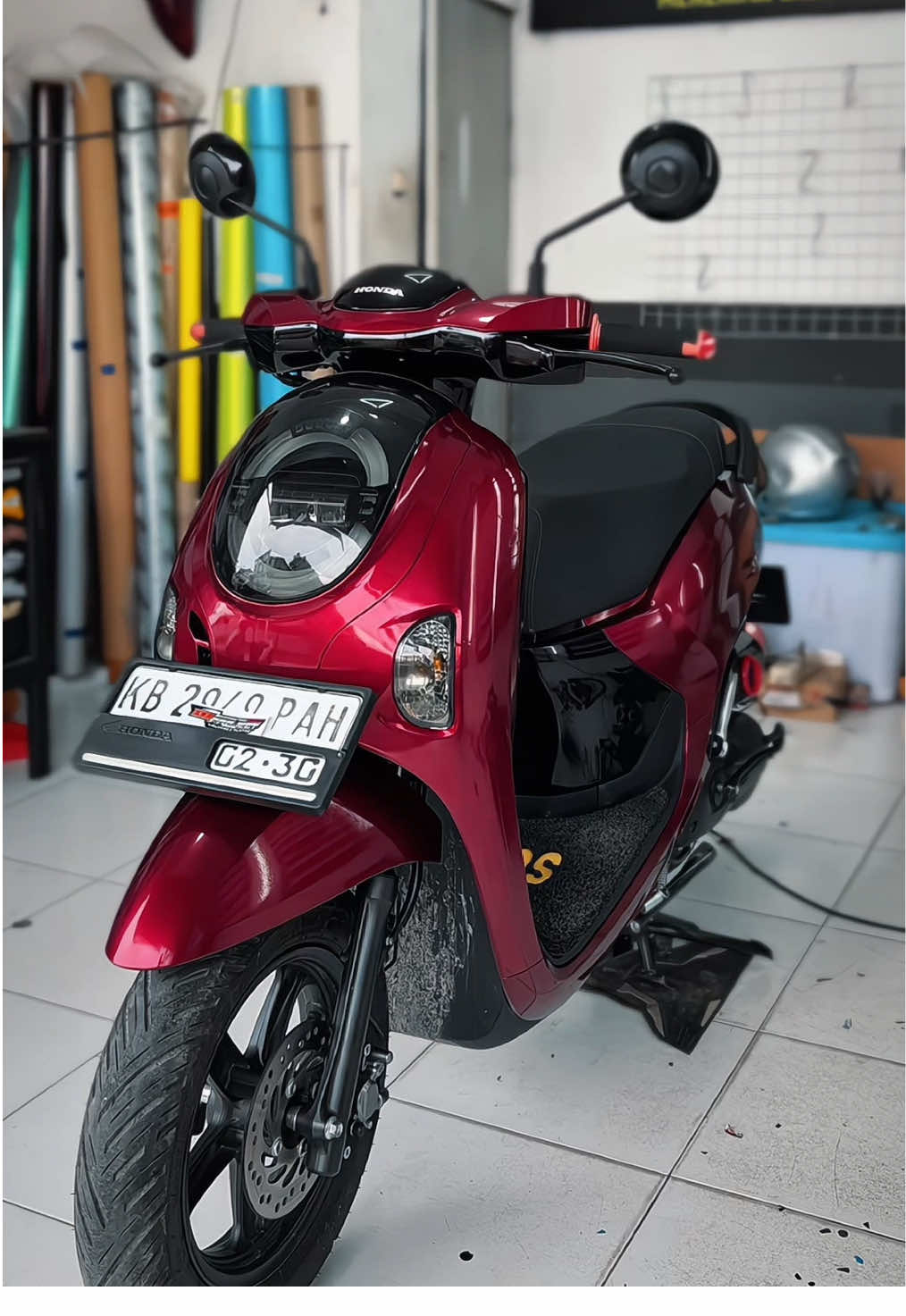 Dark red candy 🤩🔥#scoopy #scoopynew #scoopy2025 #sanproject #sambaskalimantanbarat #wrapping #sticker #skotlet #skotletmotor #fyp #fypシ゚ 