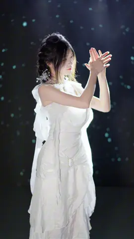 Bạch nguyệt quang trong lòng ai?  @🪰mawsmMoon🌙 #bachnguyetquang#mooarfairy #starfairy005 #idollive #fyp