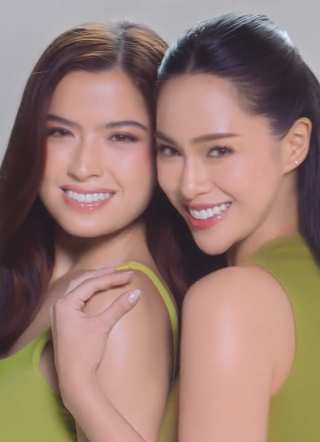 No sting, no sticky feeling. Just visibly glowing skin!  From cleansing to moisturizing to protecting, Dr. Wong’s Lightening System is your go-to lightening routine.   Step 1: Wash with Dr. Wong’s Lightening Soap that helps lighten without a sting.  Step 2: Moisturize using Dr. Wong’s Lightening Face Cream with Quad Moisture System.  Step 3: Protect with Dr. Wong’s Lightening Lotion that helps protect the skin from UVA / UVB rays with 4x UV Filters.   Results may vary with regular use.   Expert Skincare, Simplified.   ASC Ref Code: I0108P081125D