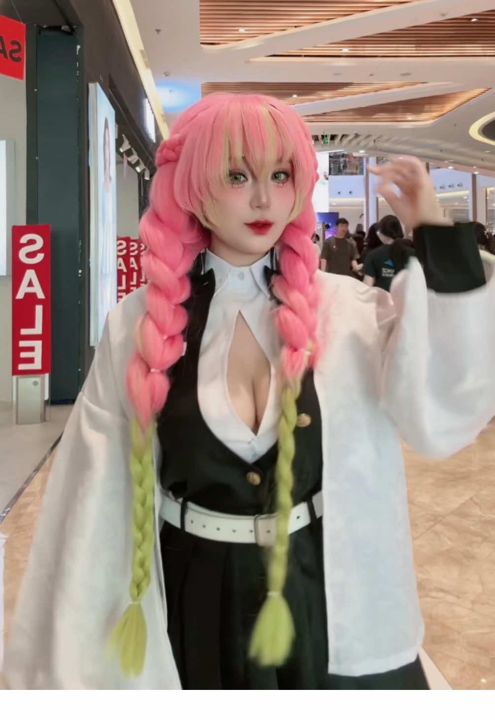 nhảy tại fes cứ bị nhìn 🫠 #kny #mitsuri #cosplay 