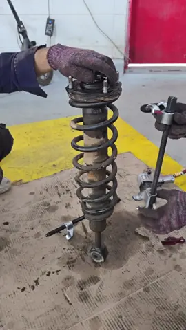 Lexus570 front shock leaked replacement guide 