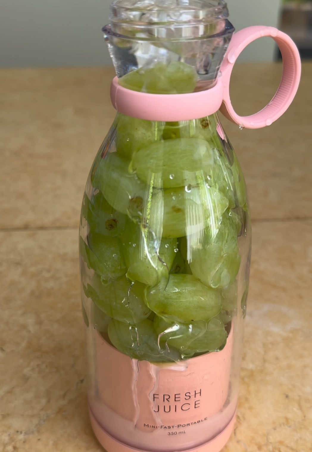 Grape Jucie🍇 #freshjucie #smoothie #milkshake #portableblender #miniblender #fouryoupage #sommer #CapCut #GoSmoothie 