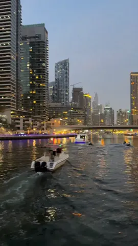 Dubai yacht night vibe 🇦🇪 #dubai #uae #fyp #dubaimarina #dubainights 