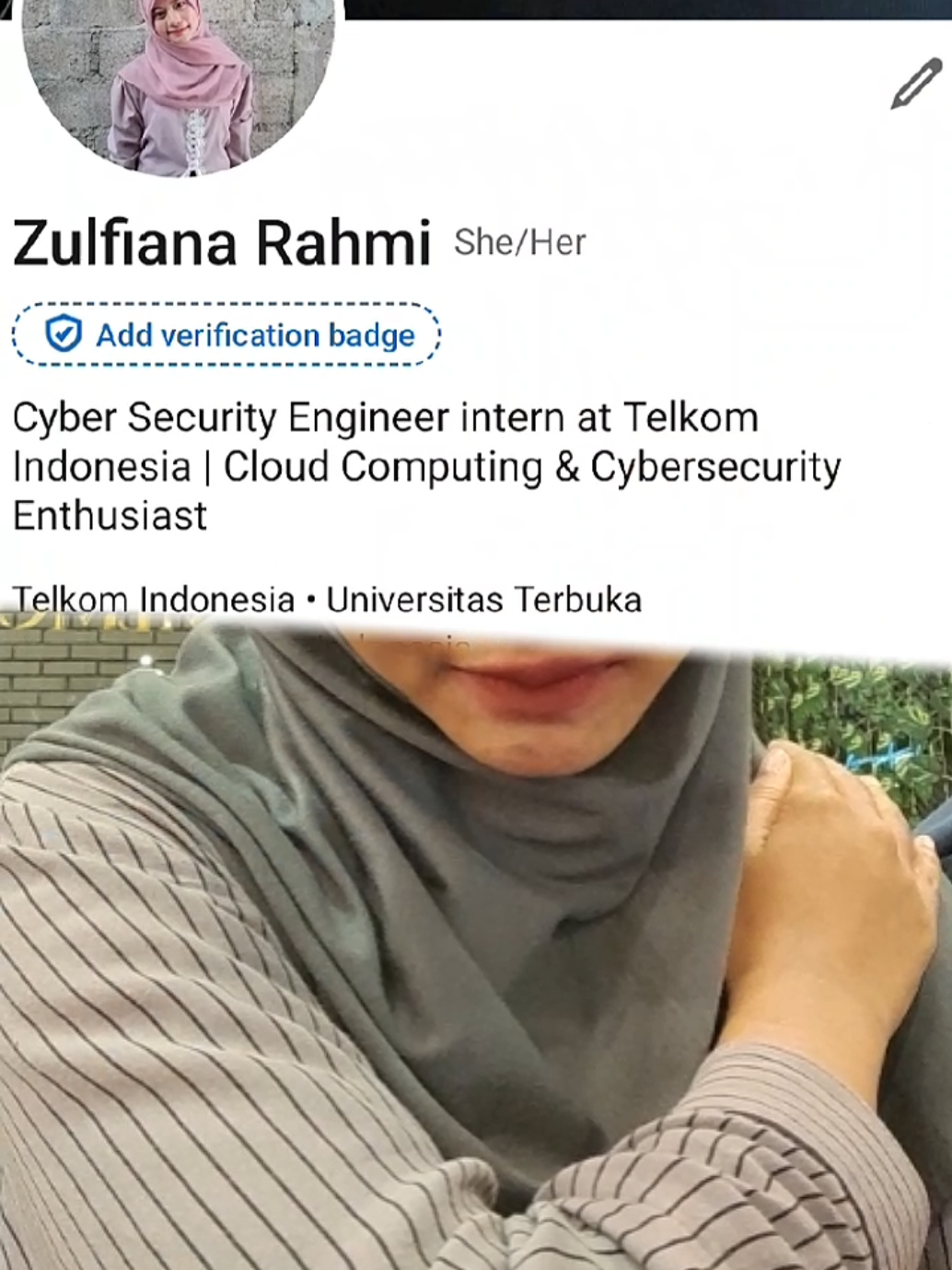 Replying to @freebase101  Ayok konek linkedin 👋
