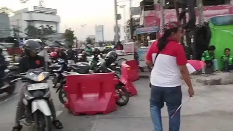 BERBAGI BENDERA MERAH PUTIH JELANG 17 AGUSTUS 2025 HUT KEMERDEKAAN RI KE 80 TAHUN #bagibagibendera🇲🇨 #hutri80 #dirgahayuindonesia80 #viralditiktok #fypシ゚viral 