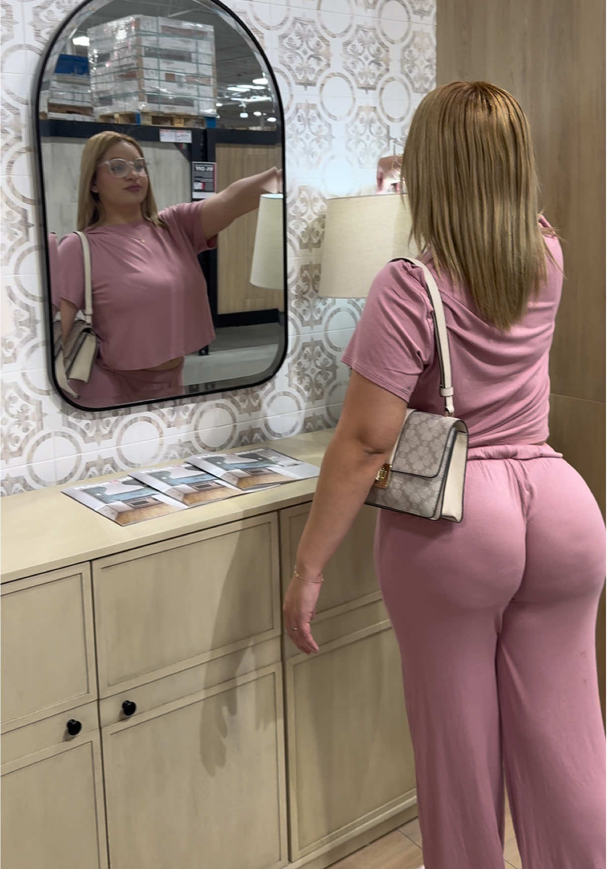 Seguimos viendo estos diseños hermosos en esta tienda no sé por cuál decidirme 