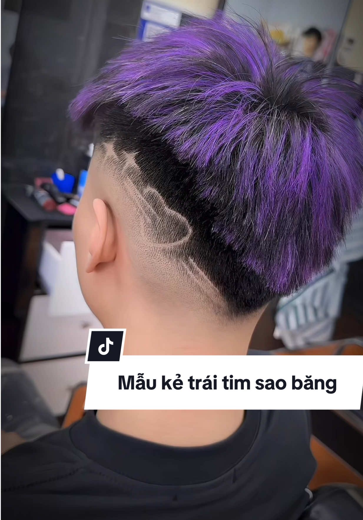 Mẫu tóc kẻ trái tim sao băng cực chất cho boy phố #layerbung #mohicancheo #gaymoi #tocnamhottrend #lehai98 