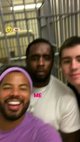 são muito humildes, até tiraram foto comigo na cela 🥹#humor #jugomelo #pdiddy #hytalosantos #foryoupage 
