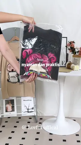 Kaos sederh ana, kenakar	idengan nuansa mewah	💕 #outfit #bajuwanita #vintage #kaospremium #oversizedtee #koreandrama #DailyRoutine #koleksi #peokorraldus #oversizedtee #koreandrama #OOTD #lovfuloffical #promomakanmerdeka #bajulebaran #basic 