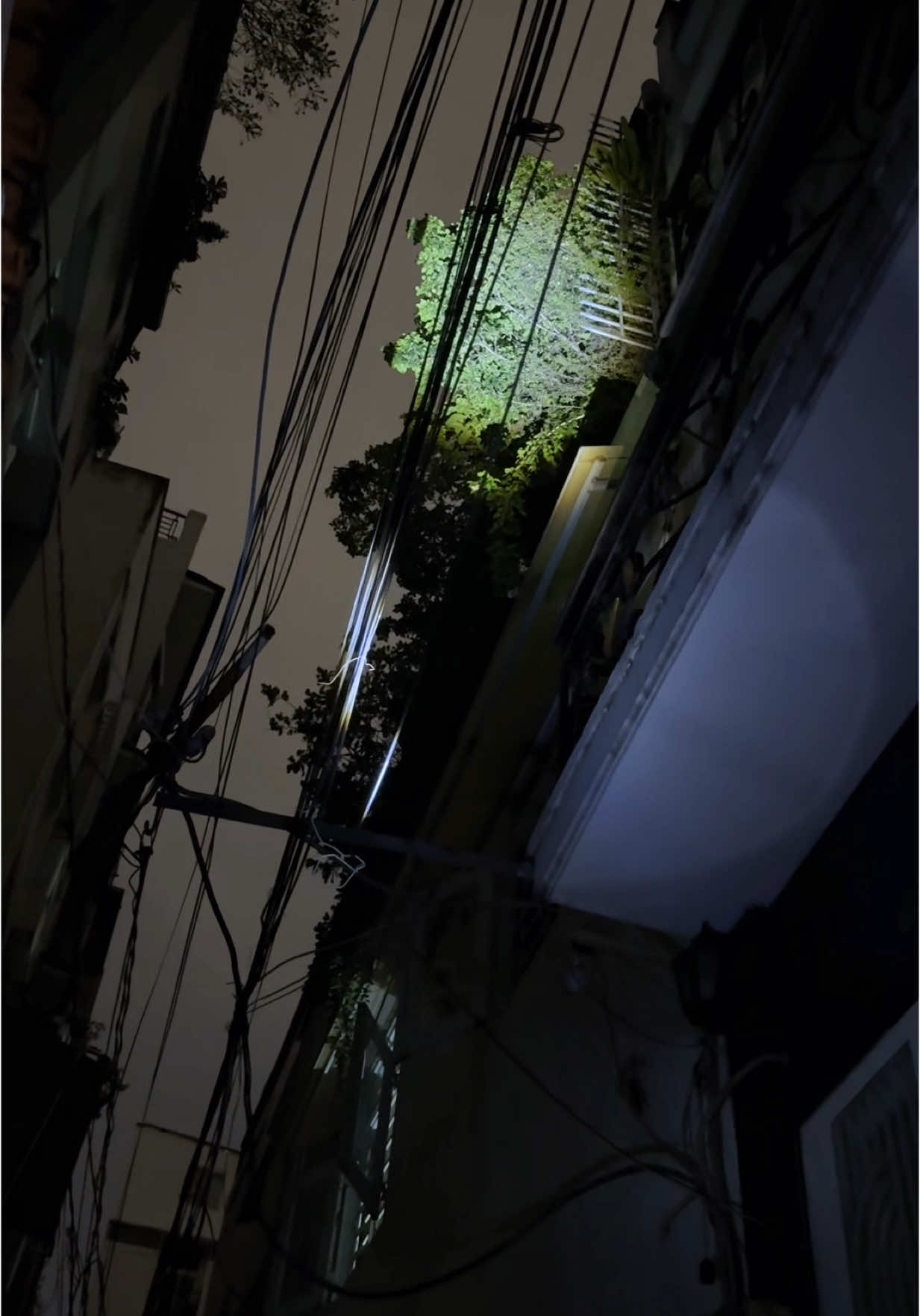 Một chiếc đèn Pin 🔦 siêu sáng #xuhuong #trending #denpin #denpinsieusang 