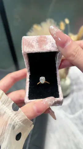 2 carats = one plus one = “I love you.” Math has never looked this romantic	 #MoissaniteRing#GiftForHer#LoveSymbol#AffordableJewelr#RushTok2025 