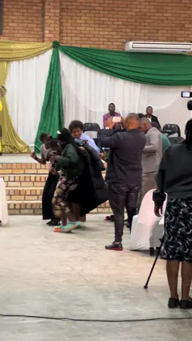 Aaay suuka bantu abatsha !! 😅🤭🔥 #challenge #tiktokviral #fyp #viralvideos #trending #AOG #chwechwa_challenge #saved 