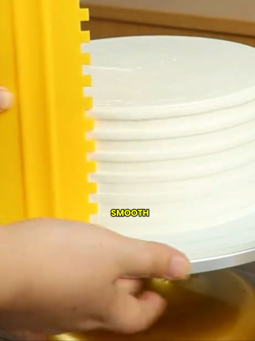 Cake decorating is simple with this serrated scraper set for smooth frosting and eight stunning patterns. #creatorsearchinsights #cakedecorating #cakedecorator #cakedesign #baker 