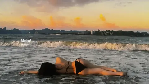 Đi biển không thể thiếu metrooooo 🌊🌊 #beach #fyb 