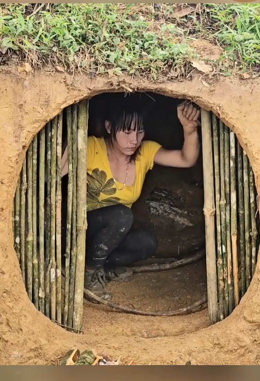 #survival #shelter #bushcraft #camping #foryou #treehouse #fyp 