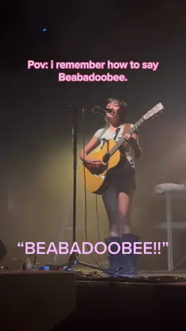 @Beabadoobee girl we know ur name😚😚lysm🩷 (come back to taipei next tour pls)