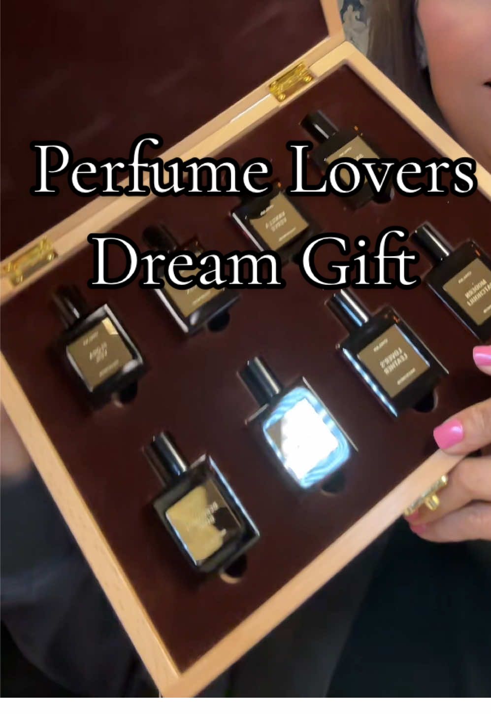 Perfume lovers… this is THE dream box you didn’t know you needed.  This perfume oil set from @CYKLAR makes it ridiculously easy to smell uniquely you! Ten high-end perfume oils, each stunning on its own but magical together. It’s like a fragrance chemistry set for grown women. Totally gift-worthy, but honestly? You’ll keep it for yourself. #perfumeLoversGift#PerfumeLoversGift #fragranceLayering#FragranceLayeringcyklar 