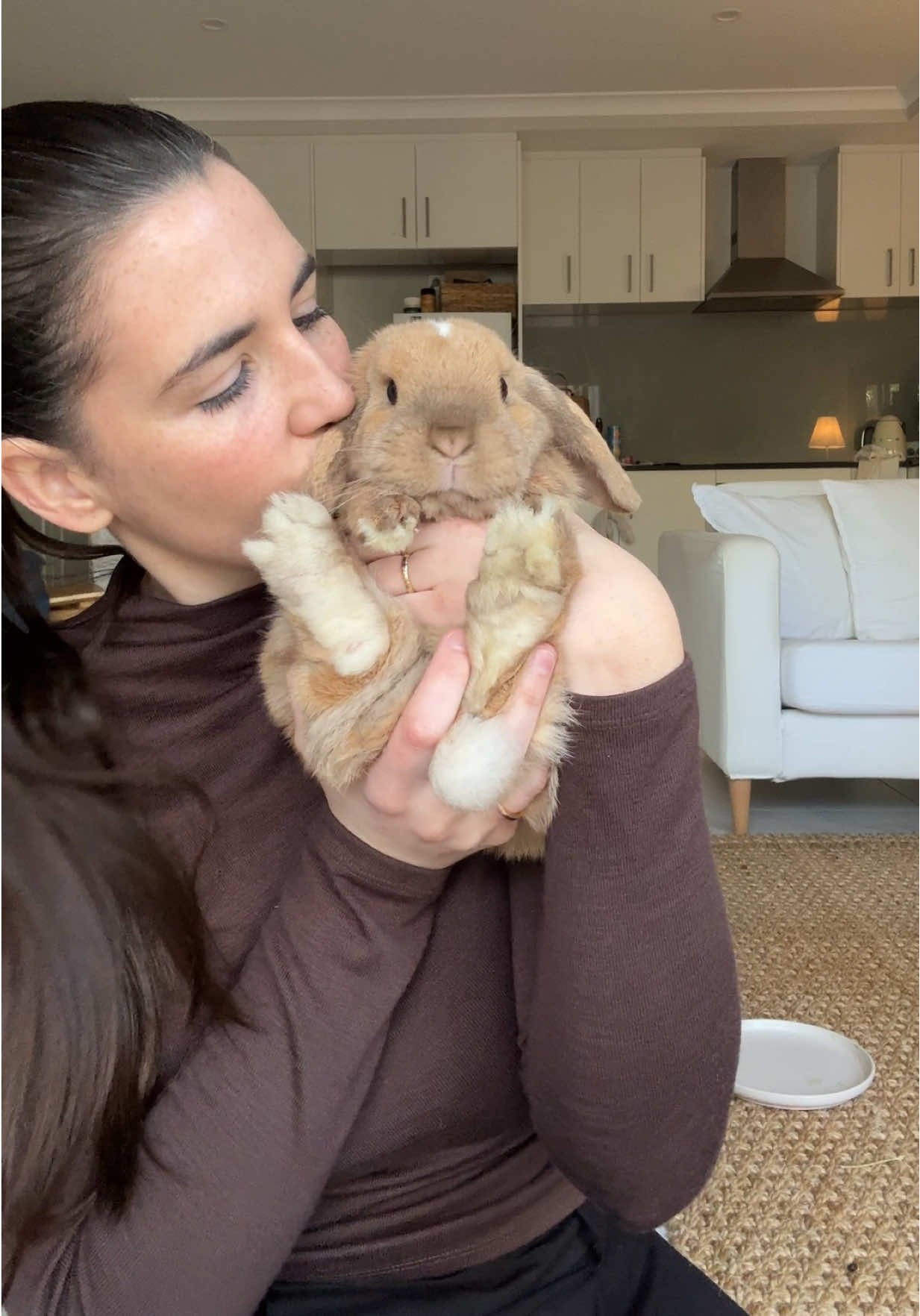 thank you to @kicas_lattethebunny  🐰🐰 lots of rabbit treats and spoilt  #fyp #RabbitTok #BunnyTok #FluffyBunny #rabbit 