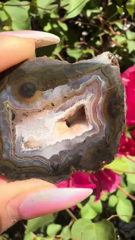 #fyp #crystals #fluorescent #agate #crystaltok 