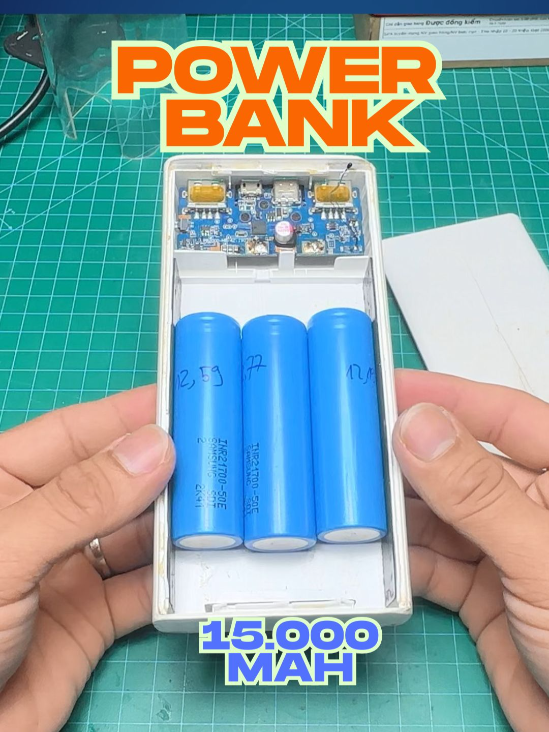 DIY - THAY PIN SẠC DỰ PHÒNG 18W - 15.000 MAH - 3 VIÊN 21700 - SAMSUNG 50E #DIY #PowerBank #ThayPinSạcDựPhòng #Samsung21700 #Samsung50E #NângCấpPin  #BatteryUpgrade #15Ah #18W  1 Chiếc Sạc Dự Phòng đã theo 1 Anh được 3 Năm. Vỡ cả nắp. Mong là nó theo Anh thêm 3 năm nữa. Chứ 1 bên Cổng USB đã hỏng. 💡 Hy vọng video sẽ hữu ích cho những bạn đam mê DIY. 👉 Đừng quên để lại 1 tim, comment góp ý, và follow mình để xem thêm nhiều dự án thú vị khác nhé! Cảm ơn các bạn rất nhiều!