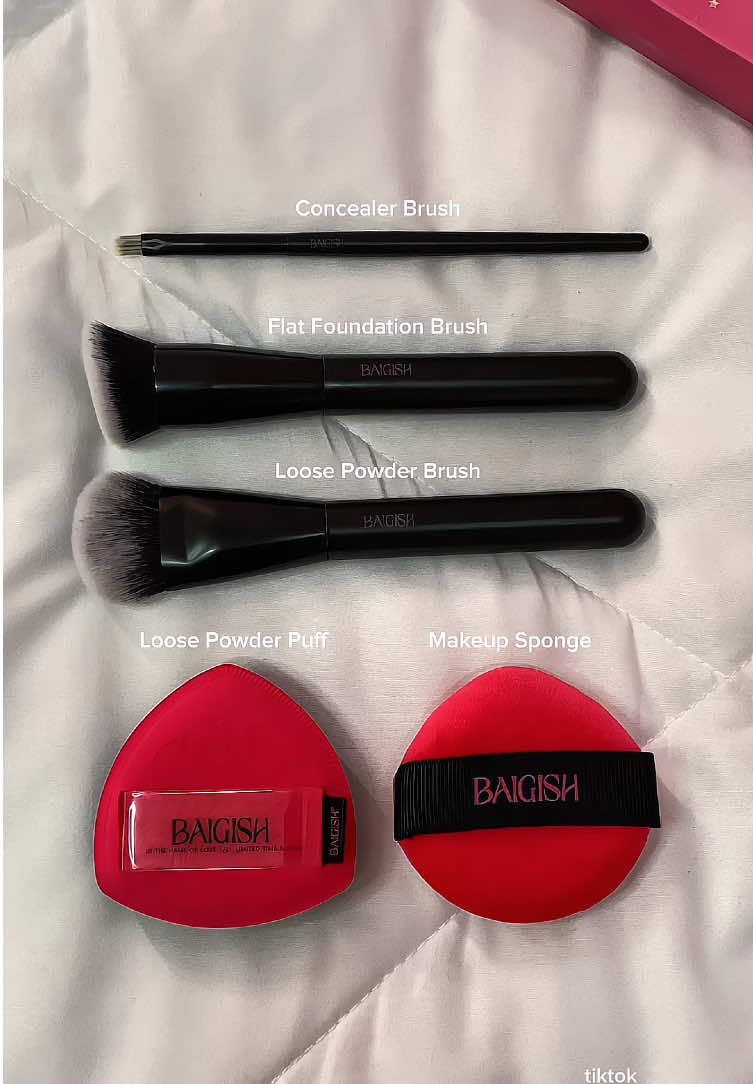 5 in 1 makeup brush set ❤️ btw loose powder puff dengan makeup sponge tu terbalik ye kita letak tulisan tak perasan 😩#brushmakeup #brushmakeupset #baigish #brushmakeupmurah 