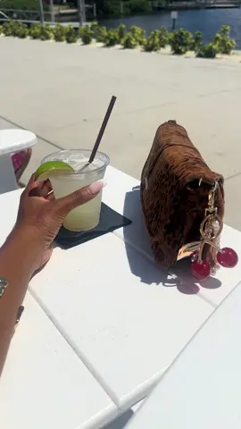 All of my Tampa friends what are some good places to take your little ?? I need suggestions !! 🥰🎀#motherhood #MomsofTikTok #dayinthelife #tampabay #momtok 