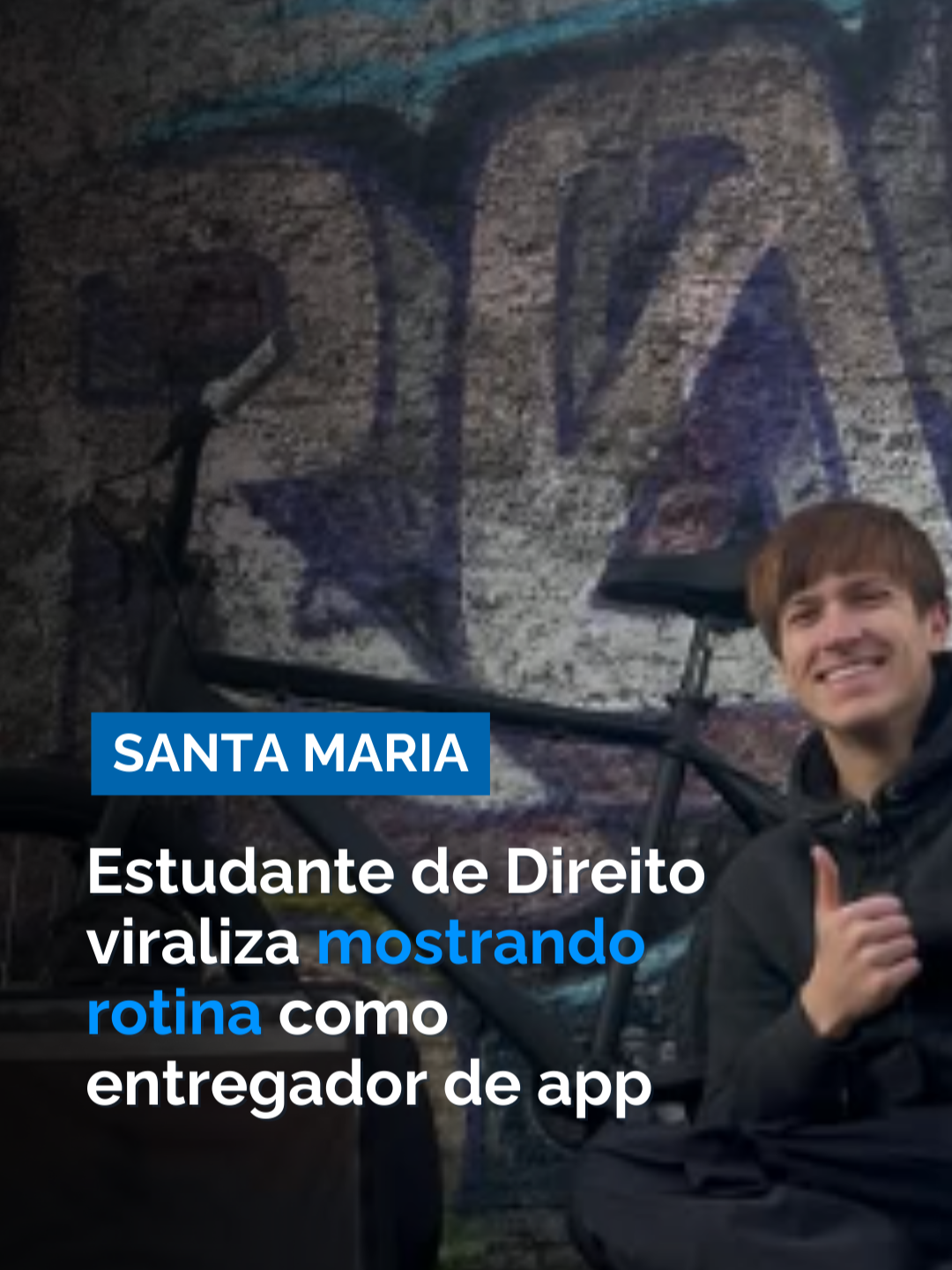 Com quase 300 mil seguidores no Instagram e vídeos que somam mais de 10 milhões de visualizações, o estudante de Direito da UFSM, Lorenzo Sangoi Kupke (@sng.kpk), tornou-se um fenômeno nas redes ao compartilhar a rotina como entregador de aplicativo em cima de uma bicicleta. A jornada começou em Santa Maria, passou por períodos difíceis em São Paulo e agora ganha novos rumos com o apoio do público. Em entrevista para o @diariosm, Lorenzo afirma que busca independência financeira e rebate críticas sobre a escolha de trabalho. “Eu poderia estar escorado, mas preferi me virar sozinho”, diz. Entre entregas e gravações, o jovem aposta no bom humor e na resiliência para inspirar seguidores em todo o Brasil. Leia mais notícias em 📲abcmais.com 👉 Acesse o link na bio #influencer #entregadordeapp #santamaria #jornalnh #abcmais
