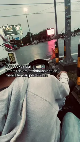 😉#berandatiktok#fyp#4u  #lantaiatas#solocity 