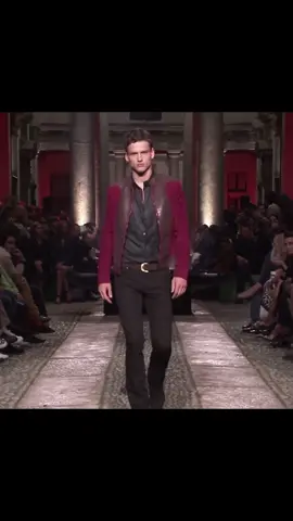 Simon nessman for Roberto cavalli #malemodel  #fashion #Runway #simonnessman #robertocavalli 
