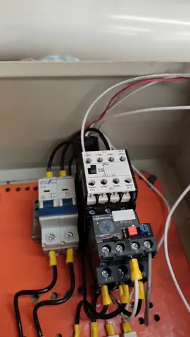 painel elétrico para bomba de água monofásico  #eletrotecnicodanieloliveira #trabalho #eletritecnico #manutencao #instalacaoeletrica @techpontual 