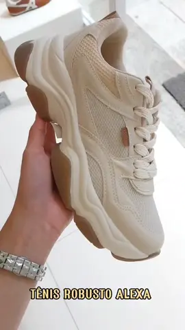 O tênis alexa vem para o Verão'26 com detalhes moderninhos por todo cabedal, com tecnologia que proporcionam respirabilidade, conforto e estabilidade no calce. 👟🤍