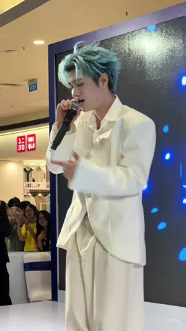 Lần đầu diễn bản mashup Chân Thành x Ừ Thì Chia Tayy tại Sài Gòn 🌟❤️ #CAPTAINBOY 
