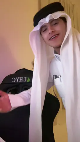 تبسم لي عشان ارضيك🥹