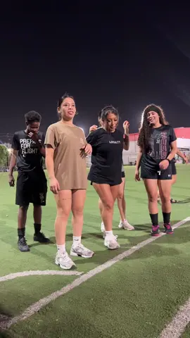 Detrás de cámara 😂😂🫢 @paty 😍🇳🇮🥰 @Wendy Reyes @Soriuska⚽️👠 #fyp #Soccer #girls #htown #tiktok 