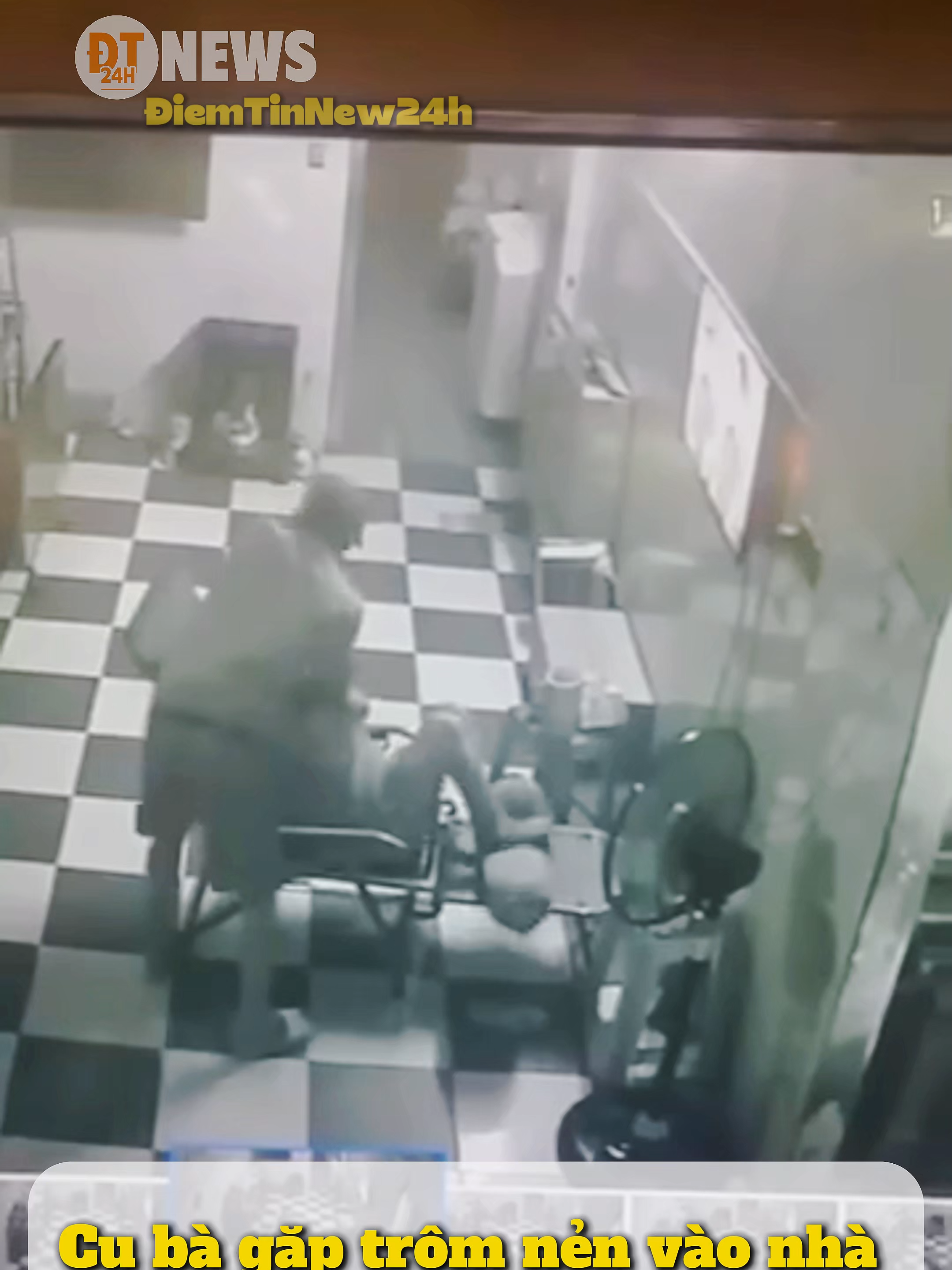 Đang nằm ngủ trộm lẻn vào nhà #diemtinnew24h #tintuc #tinnong #tromcap #xahoi #phapluat