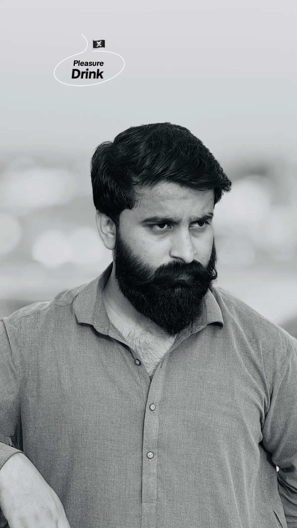 ہجوم ہے لوگوں کا تم کہاں ہو؟