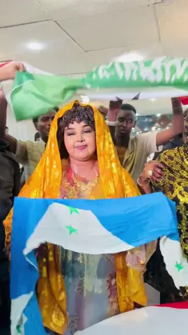 Maxaa ka Danbeeyay Qadaneyy 😂😂😂😂😂😂 #somalitiktok #beforeandafter #qadanqaran #galmudug #muqdisho 