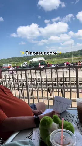 Watching inflatable dinosaurs race is fun 🏃🏻‍♀️🦖✨ ##inflatabledinosaur##Running##fyp##viral##funnyvideos