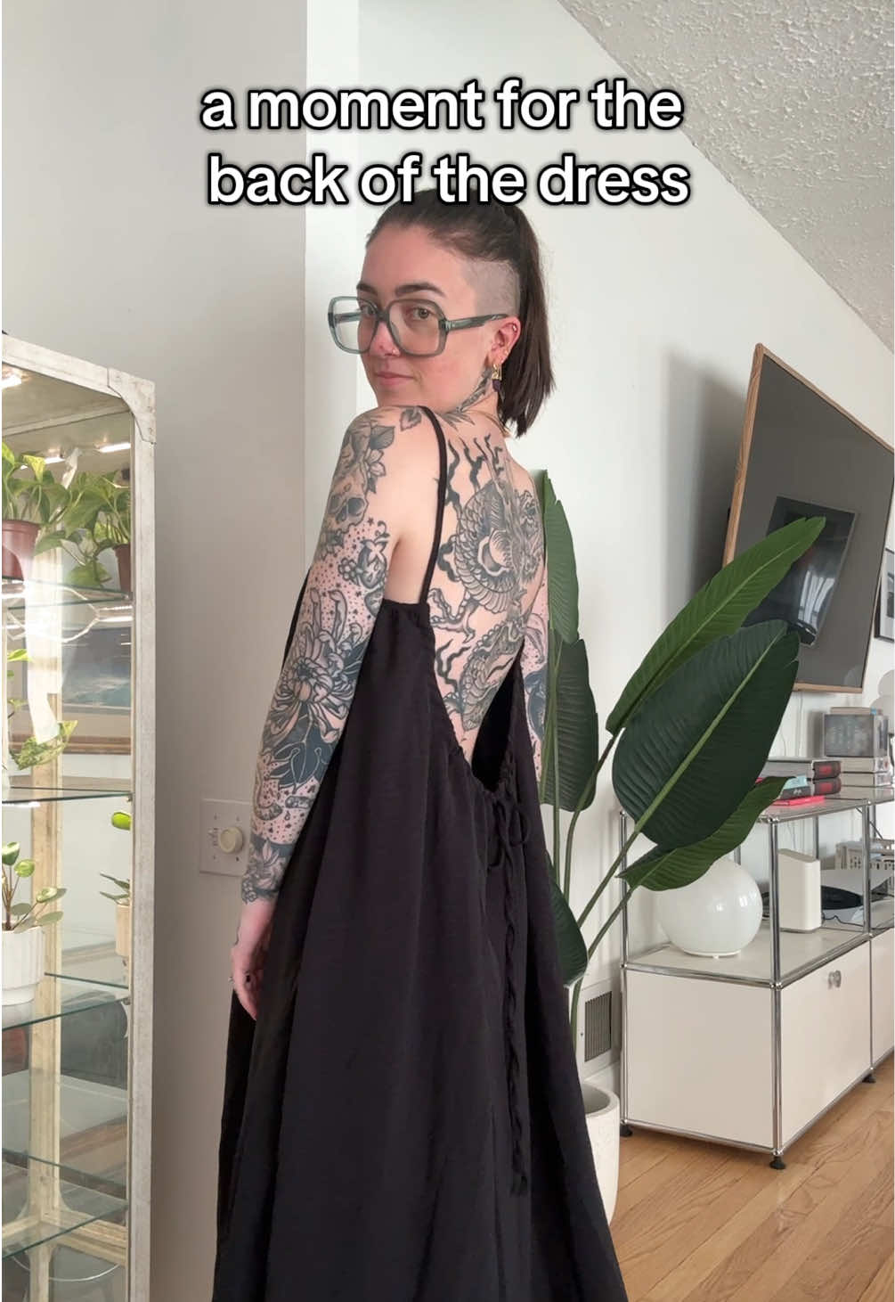 I will be wearing this all summer #backpiece #backtattoo #heavilytattooed #tattooedwomen #tattooedgirls #backlessdress 