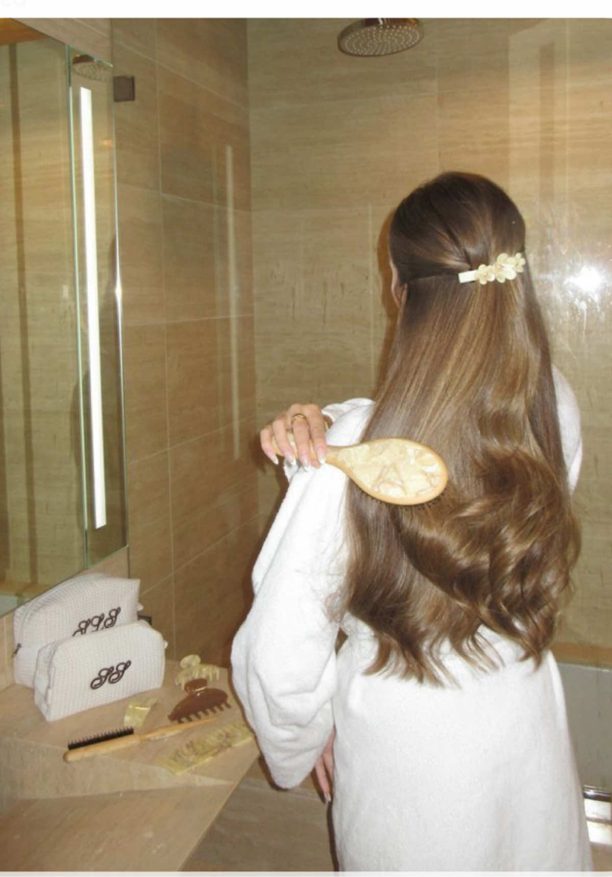 Desde que veo que tengo 3 pelos 😂😂😂🤍🤍✨ todo es un proceso eso si !  #healthyhair #cabellosaludable #HairCareTips #cuidadodelcabello #fyp 