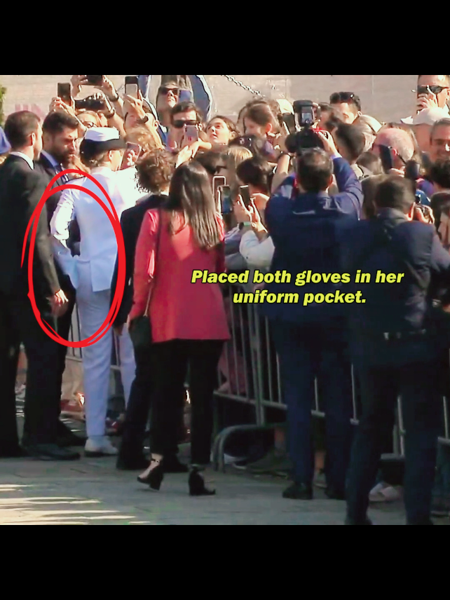 Princess Leonor removed her both Gloves🔥💯 #foryoupage #viral #trending #fyp #princessleonor 