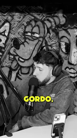 LA TENGO QUE PATEAR 10 VECES 🛵🤣 En los programas del lunes nos ponemos sentimentales... a veces. #podcasts #stream 
