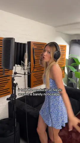 😅😅😅 @Tiscore it’s not that bad  . #funnytiktok #slavicgirl #musictok #justforfun #producertok 